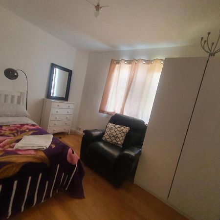 Art Double Bed Room Edgware Eksteriør billede