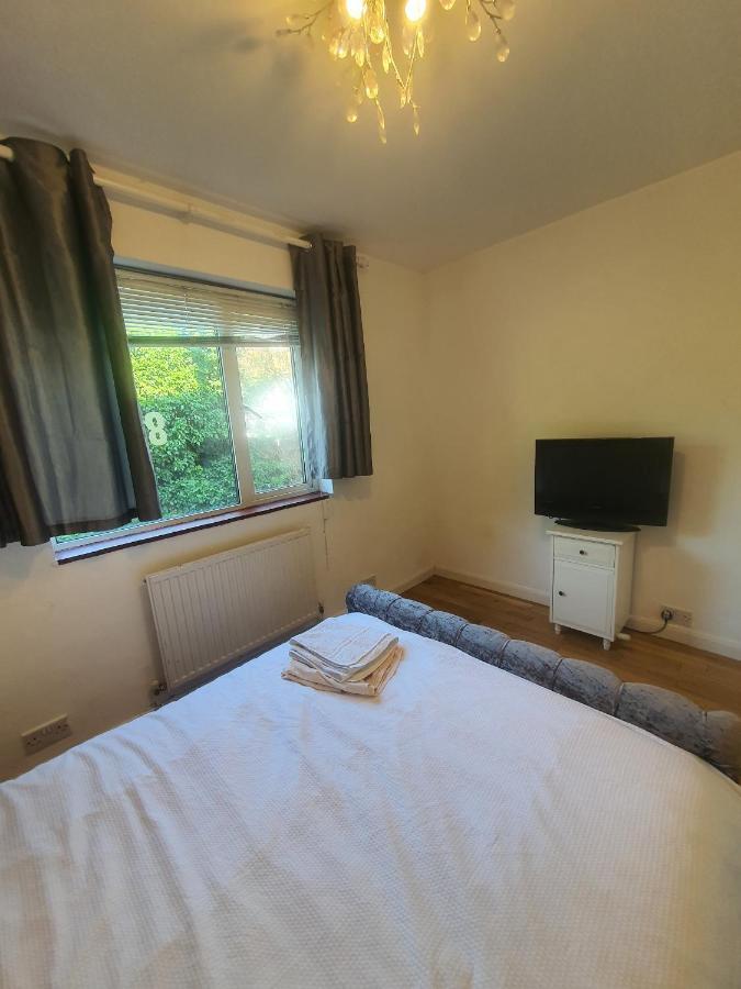 Art Double Bed Room Edgware Eksteriør billede